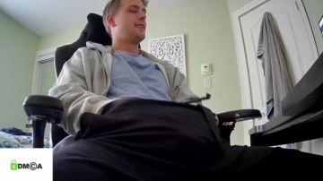 Tallblondeguy623  21-12-2021 video toyboy